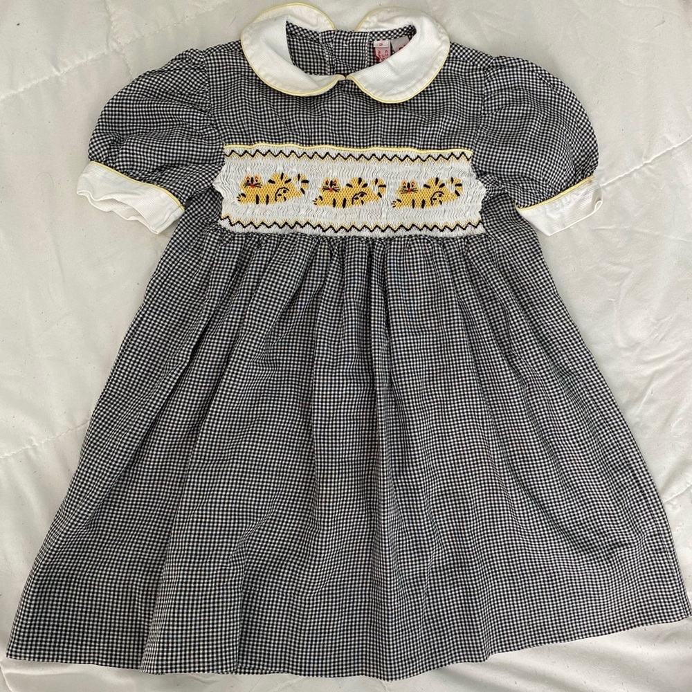 VINTAGE Orient expressed smocked kitten toddler dress